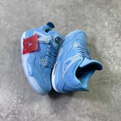 Air Jordan 4 Retro UNC PE