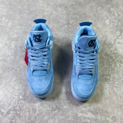 Air Jordan 4 Retro UNC PE