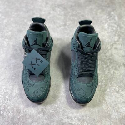 Kaws x Air Jordan 4 Retro