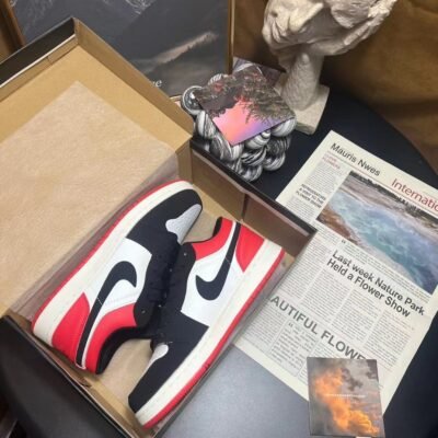 Air Jordan 1 Low Black Toe