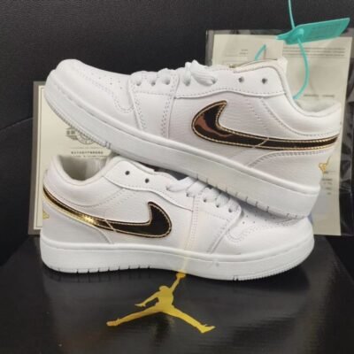 Air Jordan 1 Low Metallic Gold