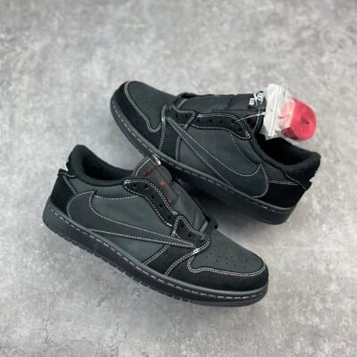 Travis Scott x Air Jordan 1 Black *PHANTOM*