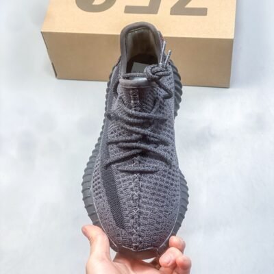 Yeezy Boost 350 V2 *Pirate Black*