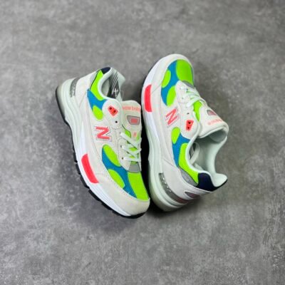 New Balance M992 *White Neon Cyan*